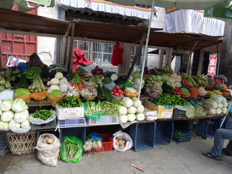 Un marché à Lhassa (photo Thérèse De Ruyt, 23/08/2009)
