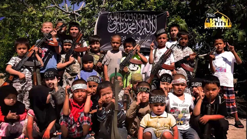 Enfants ouïghours djihadistes en Syrie, abusés et dressés pour participer à ce que Vanessa Frangville appelle le « terrorisme anecdotique » en Chine