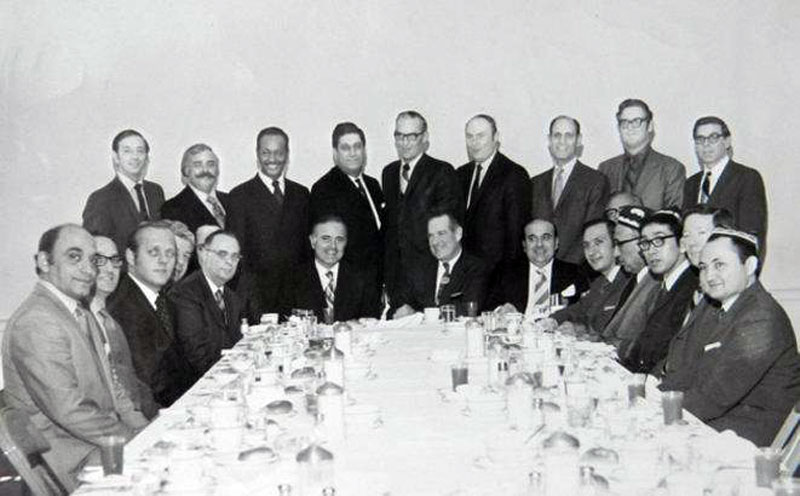 Alptekin et ses collègues séparatistes du Turkestan oriental ont rencontré des membres du Congrès américain lors d'un voyage à Washington en 1970. 