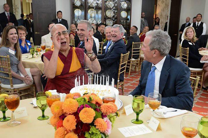 Le Dalaï Lama fête son 80ème anniversaire avec George W. Bush au Texas 