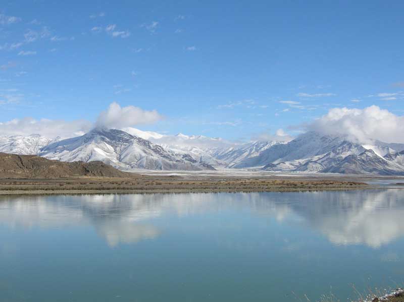 l’eau des glaciers coulant vers la Chine provient du Haut-Plateau (photo JPDes., 2008)
