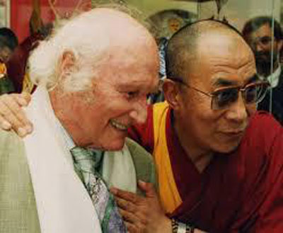 Harrer avec son fidèle ami, le 14e dalaï-lama (Source : facebook)