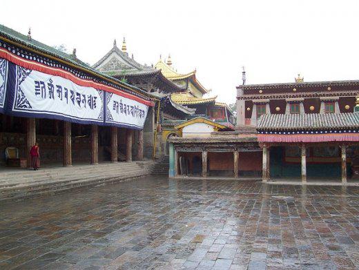 Le monastère tibétain de Kumbum à Xining, la capitale du Qinghai (photo JPDes. 2009)