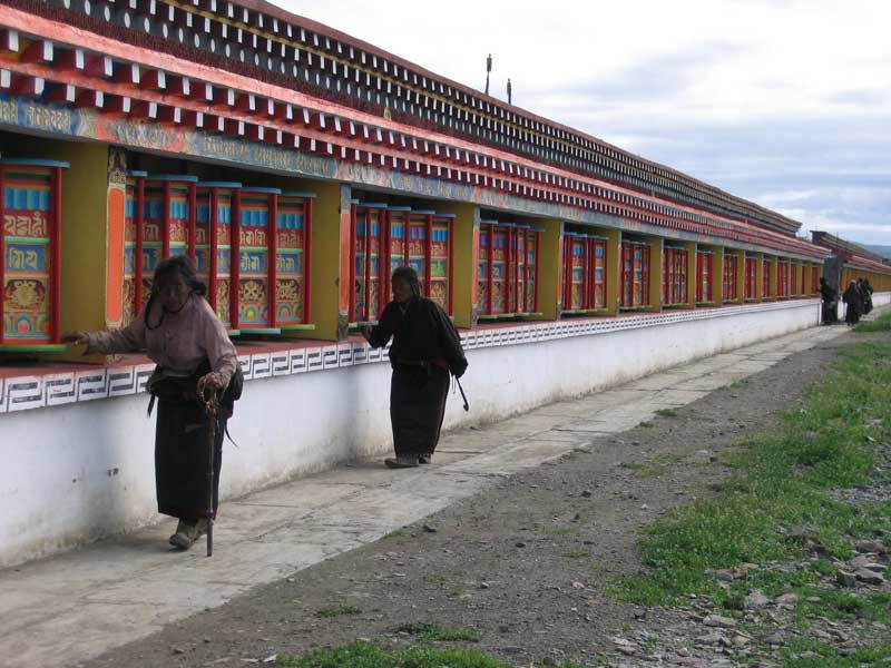 au monastère de Seershu au Qinghai (photo JPDes. 2005)