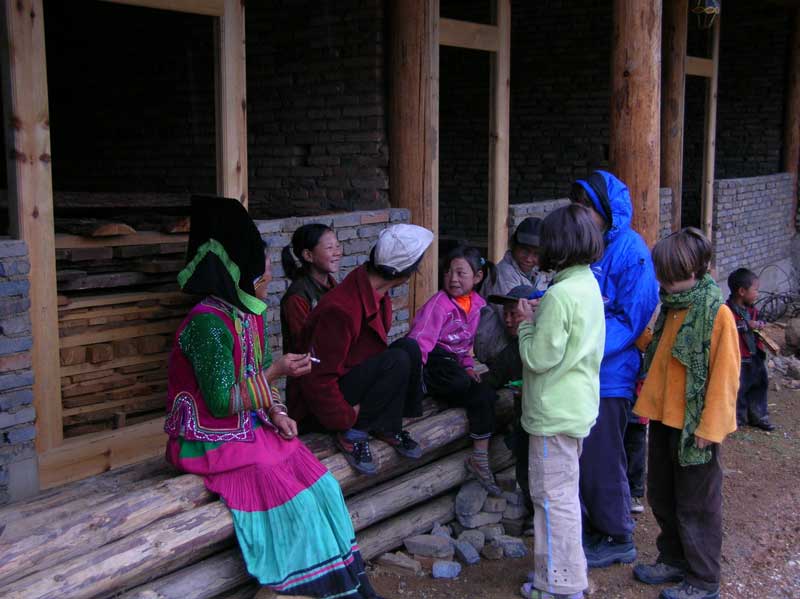  Enfants Yi, Han, tibétains, belges et bretons (photo Jpdes, 2007, Sichuan)