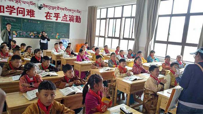 Classe dans une école primaire de Nyinchi en RAT (photo : Elena Ettinger, juin 2019)