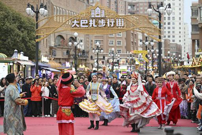 Tourisme au Xinjiang, sur le grand bazar d'Urumuqi