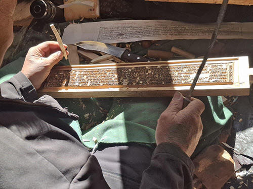Dans l'atelier de gravure de l'imprimerie de Dergé (2026) Dans l'atelier de gravure de l'imprimerie de Dergé (2026)