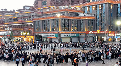Les danses du soir à Chamdo (2026) Les danses du soir à Chamdo (2026)